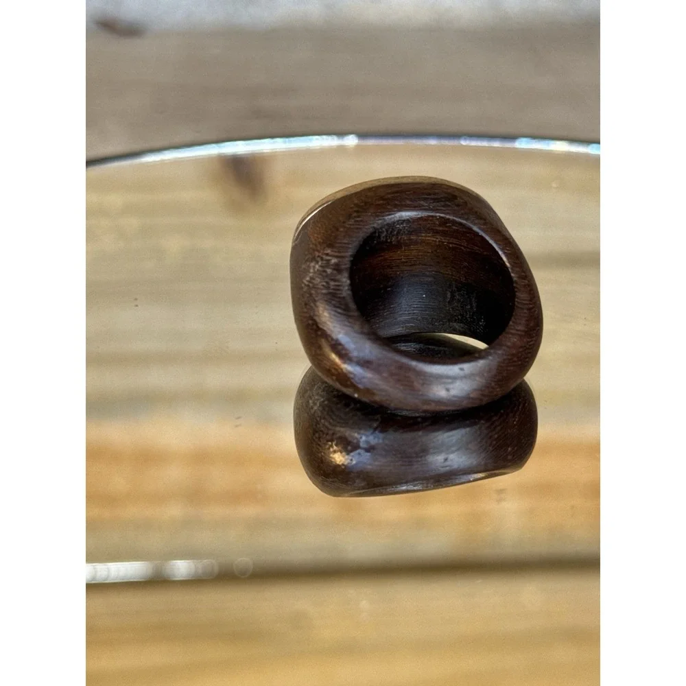 Vintage Beautiful‎ Modernist Mahogany and Turquoise Statement Ring Rare Find